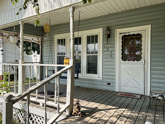 2nd image of 107 N 19th St