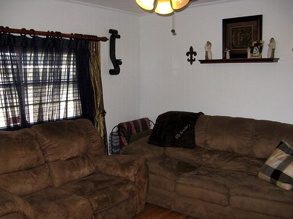 3rd image of 1312 Sylvia St