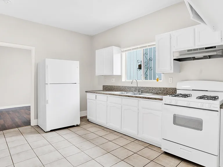 3110 Walton Ave #1 — Photo 4
