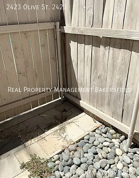 2423 Olive St #2423 — Photo 31