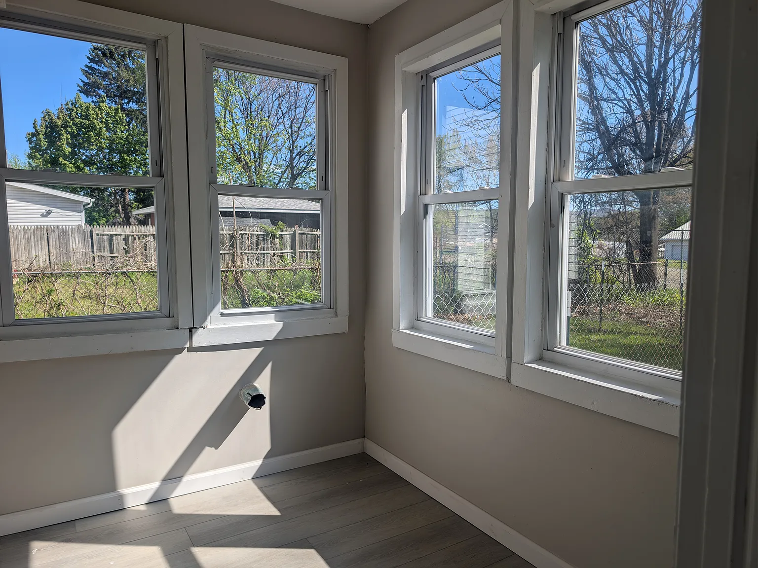 5 bed, 1500 sqft, $1,795 — Photo 3