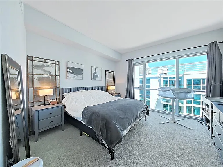 111 N 12th St #1810 — Photo 15