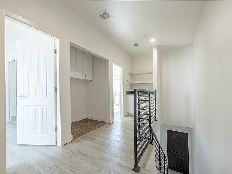 1131 Browning Blvd — Photo 7
