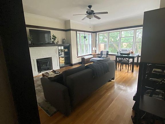2nd image of 2544 W Gunnison St #3