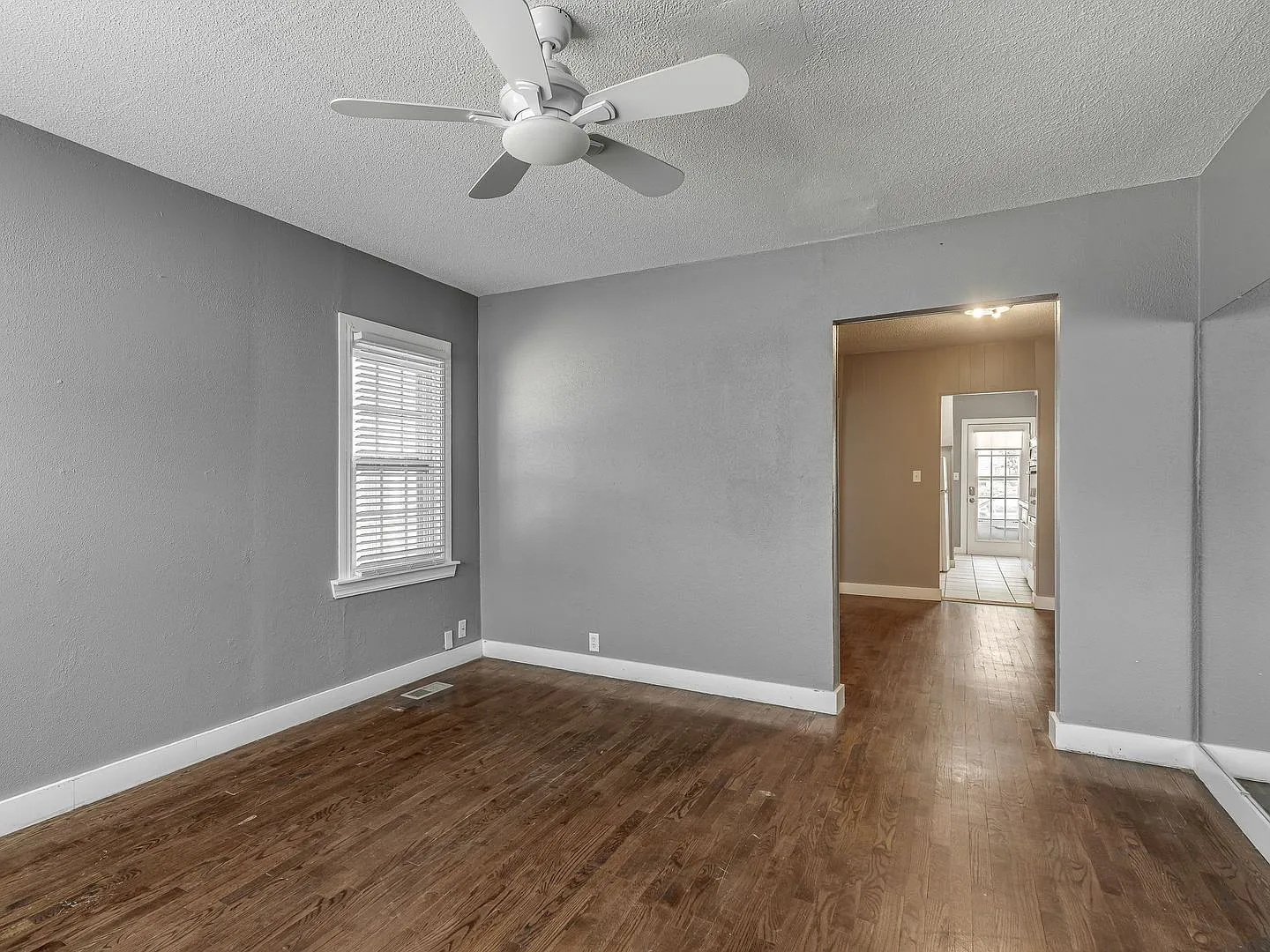 2531 W Park Pl — Photo 3