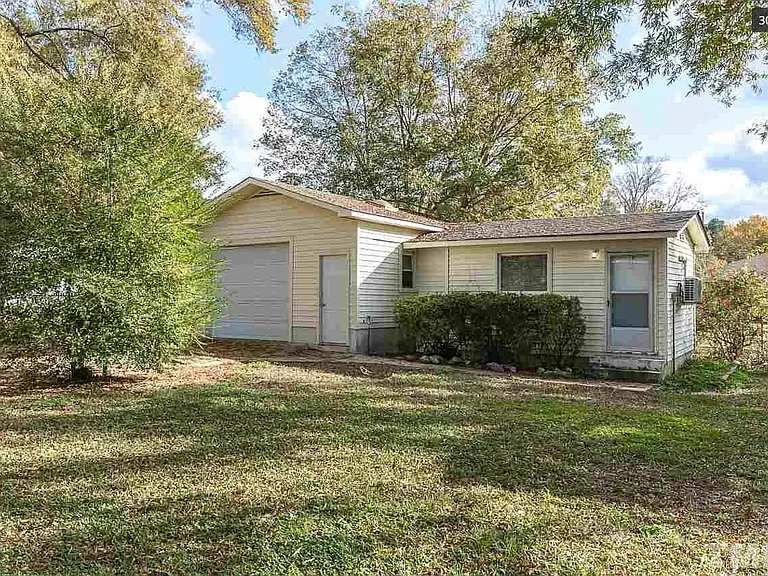 601 Berkshire Dr — Photo 7