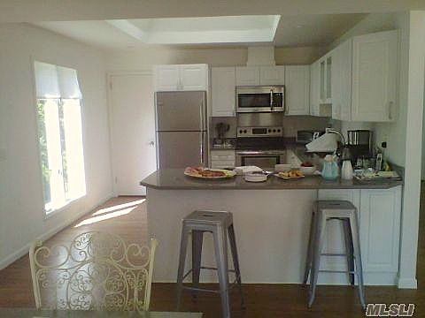 3rd image of 400 Montauk Hwy