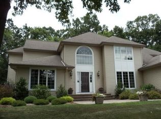 47 Jonathan Ln, South Windsor, CT 06074