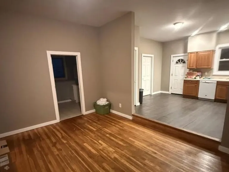 135 Jansen Ave #1A — Photo 6