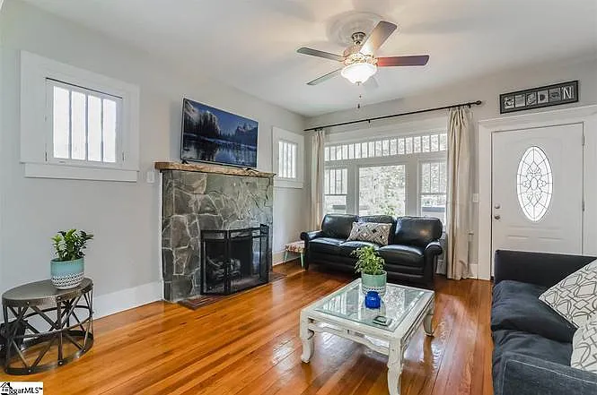 19 David St — Photo 3