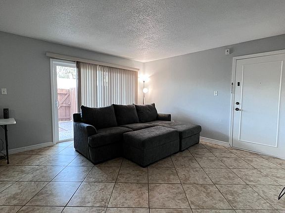 4th image of 224 Georgetown C Dr