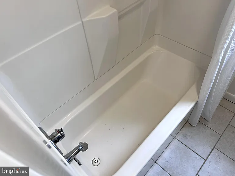 220 Sheas Ter — Photo 16
