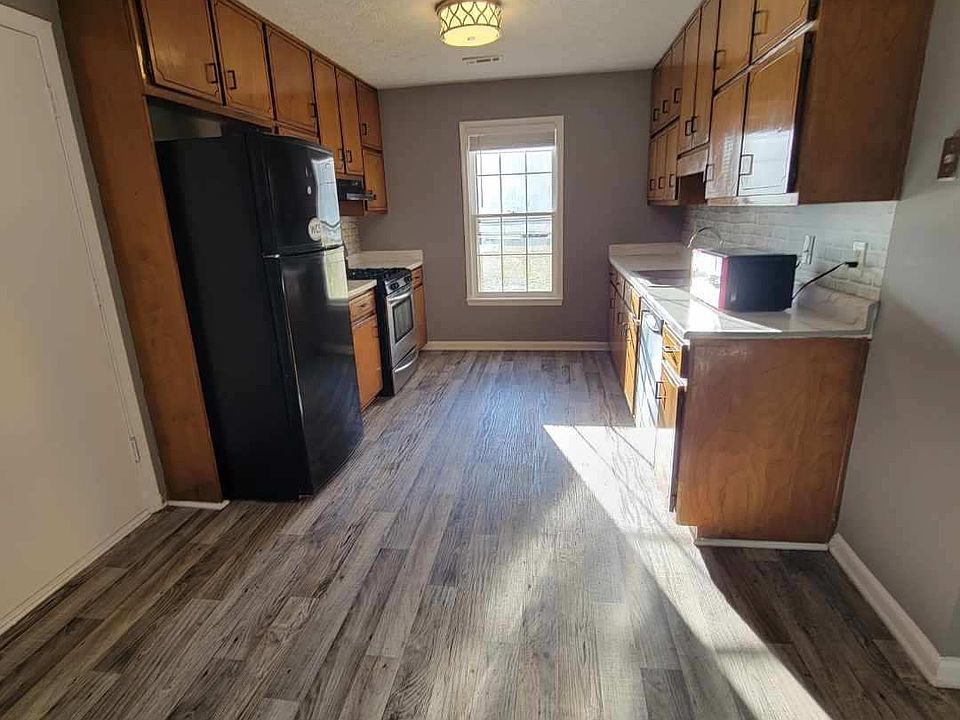 2nd image of 8495 Alden Ct