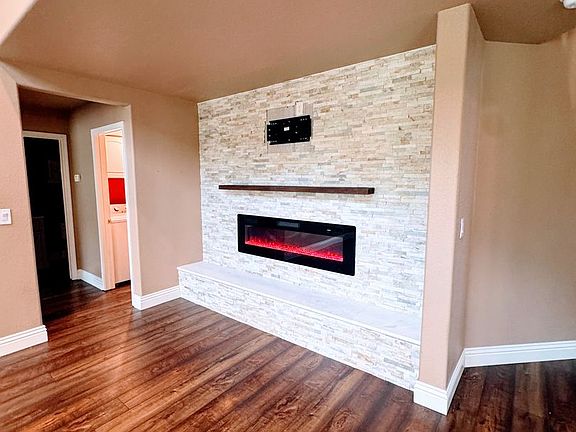 5th image of 477 Fisher Cir