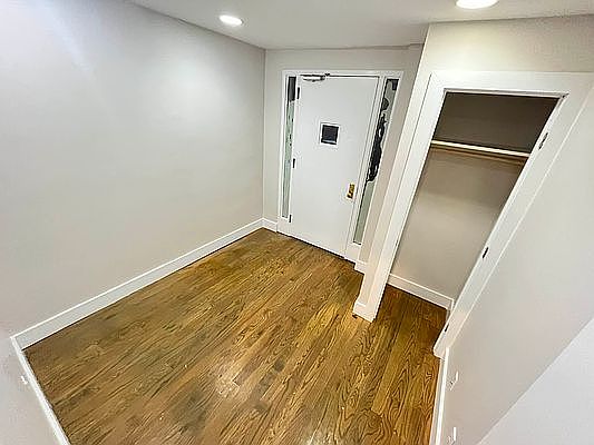 3rd image of 460A Hancock St #2