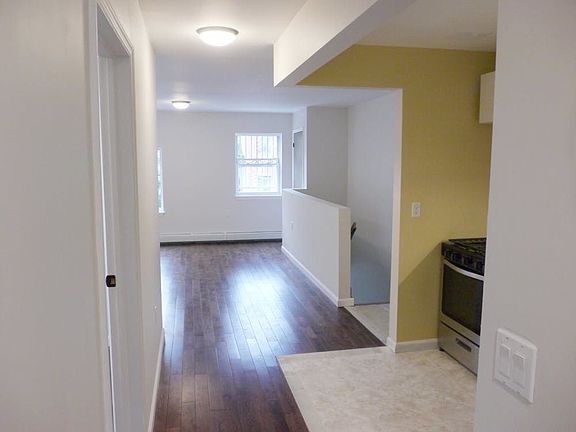 4th image of 866 Hancock St #2