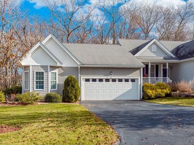 56 Taft Hill Ln, Uxbridge, MA, 01569