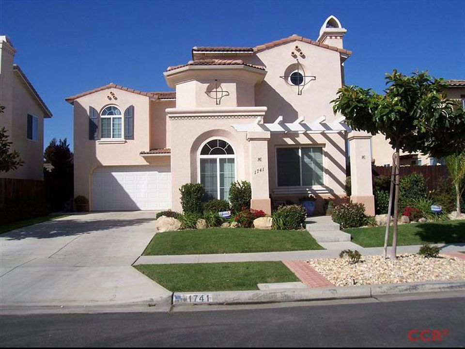 1st image of 1741 E Alcala Dr