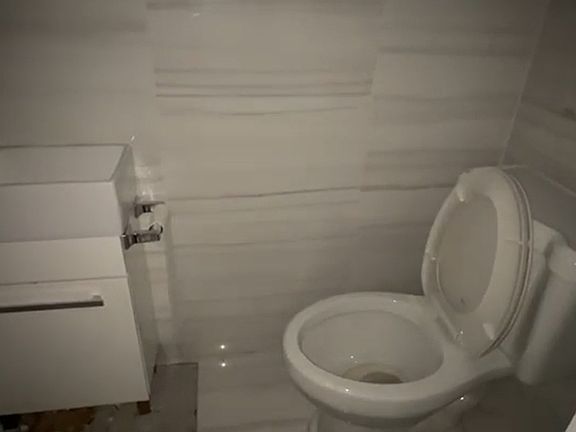 5th image of 165 Maple Pkwy #1