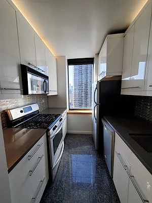 Rented by Luxury Habitat | media 9