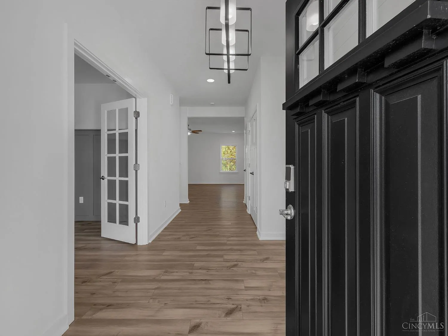 4 bed, 4108 sqft, $4,200 — Photo 3