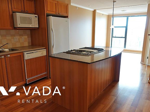 3rd image of 1723 Alberni St #2103