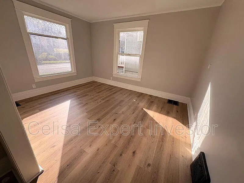 3 bed, 1.0 bath, 1248 sqft, $1,275 — Photo 3