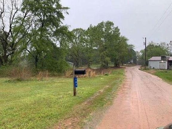 Exterior Neighborhood (street photo)
