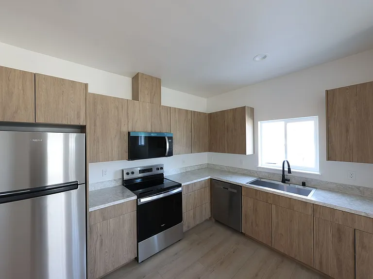 2707 Q Ave — Photo 3