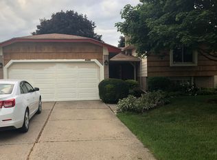 4655 Bloomfield Dr, Sterling Heights, MI 48310