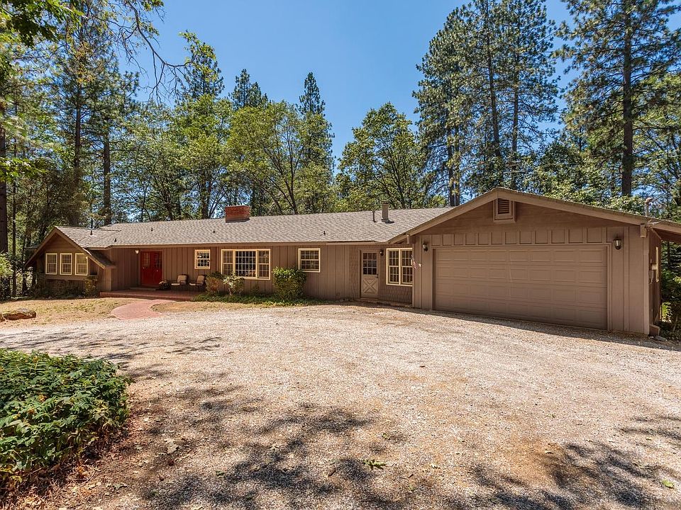 1st image of 15476 Carrie Dr