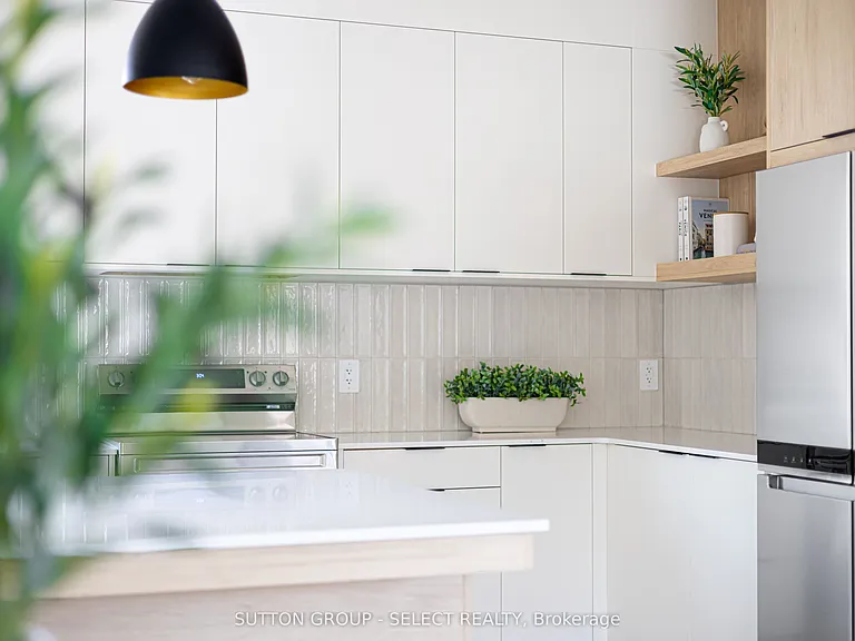 233 Upper Queen St #6 — Photo 12