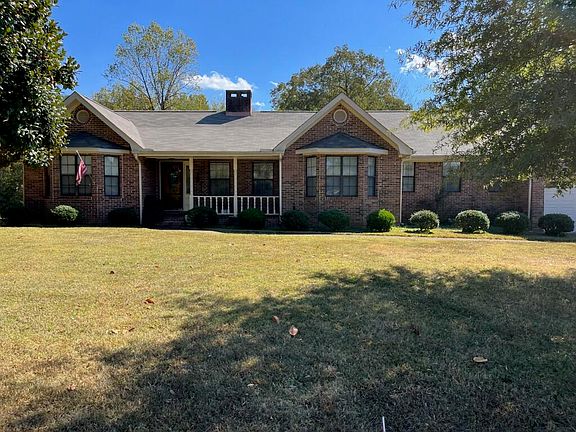 2nd image of 2806 Majestic Dr