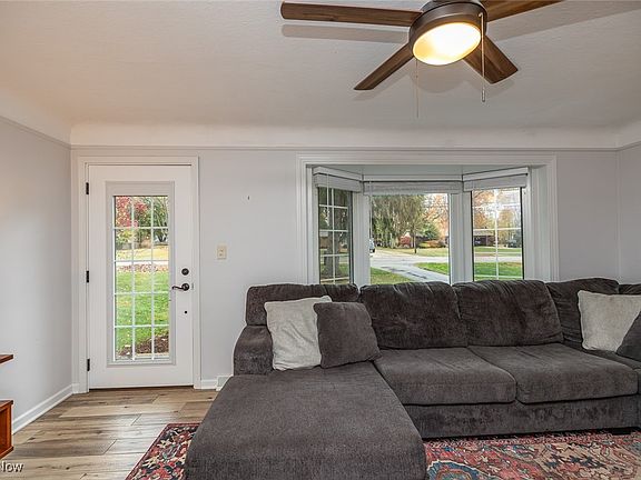 3rd image of 4480 Martin Dr