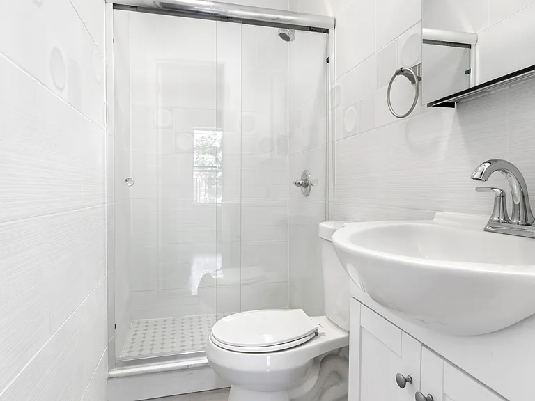 295 Macdonough St #2 — Photo 6