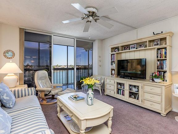 4th image of 591 Seaview Ct APT 506