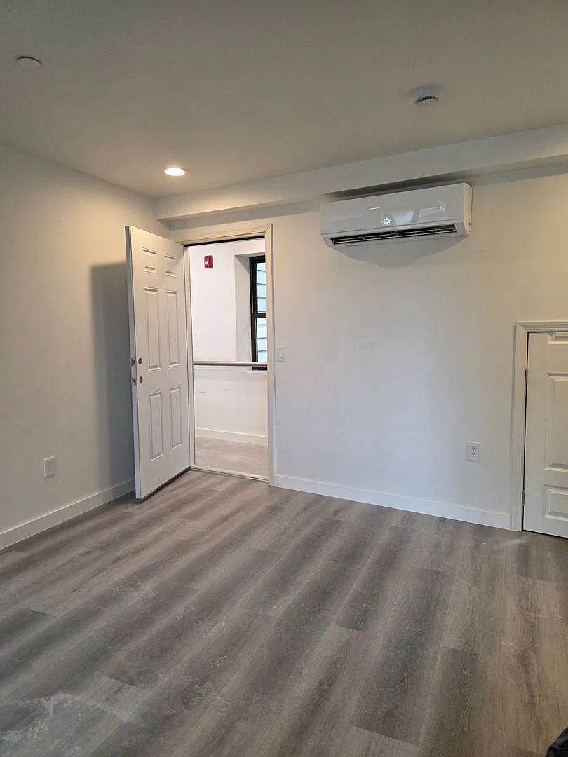 543 Washington Ave — Photo 3