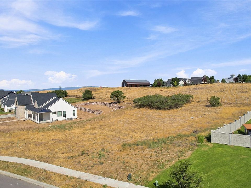 1st image of 263 Twin Hollow Cir
