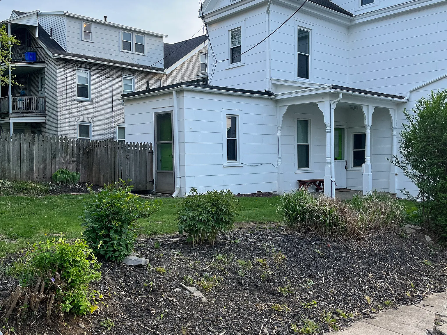 2 bed, 1077 sqft, $1,700 — Photo 2