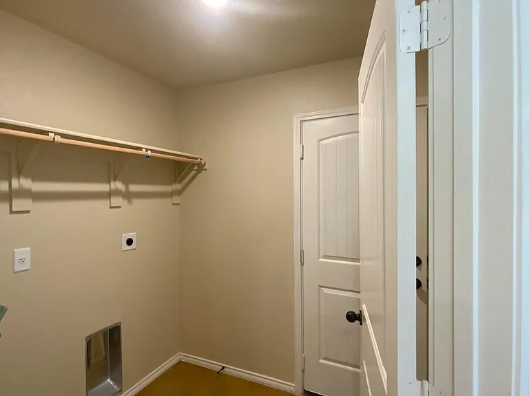 1719 Fossil Trl — Photo 16