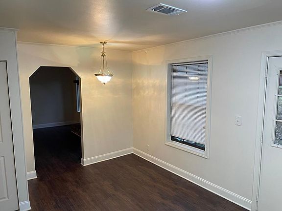 3rd image of 406 N Fairbanks Ave