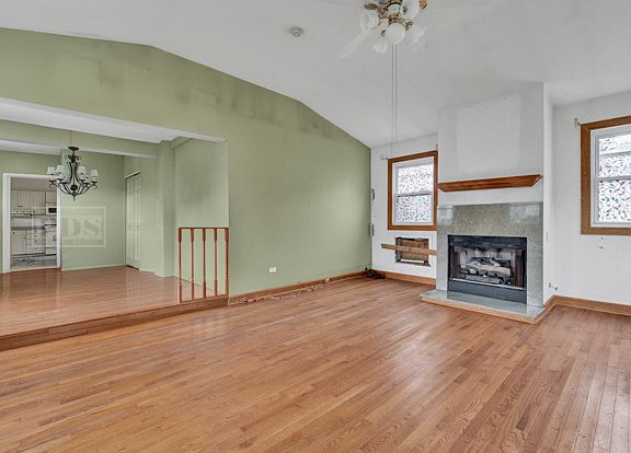 3rd image of 2706 Cuyler Ave