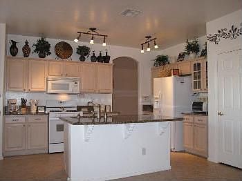 3rd image of 668 W Citrus Way