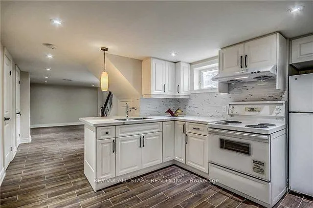 12 Rossander Ct — Photo 4