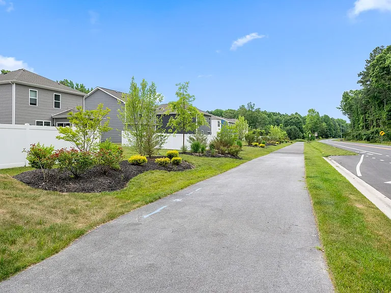 56 Currant Cir — Photo 33