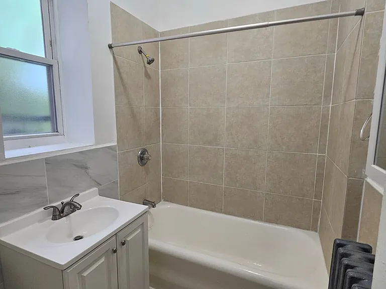 6-8 Glenwood Ave #32 — Photo 8