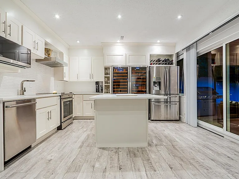 6446 Marine Dr — Photo 27