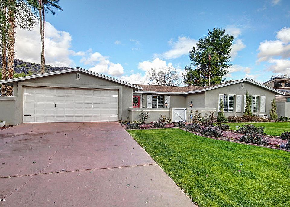 1st image of 940 W Moon Valley Dr