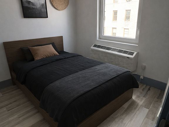 3rd image of 652 E 213th St #5B