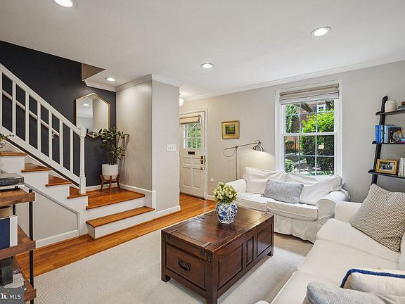 5th image of 2823 S Abingdon St #A